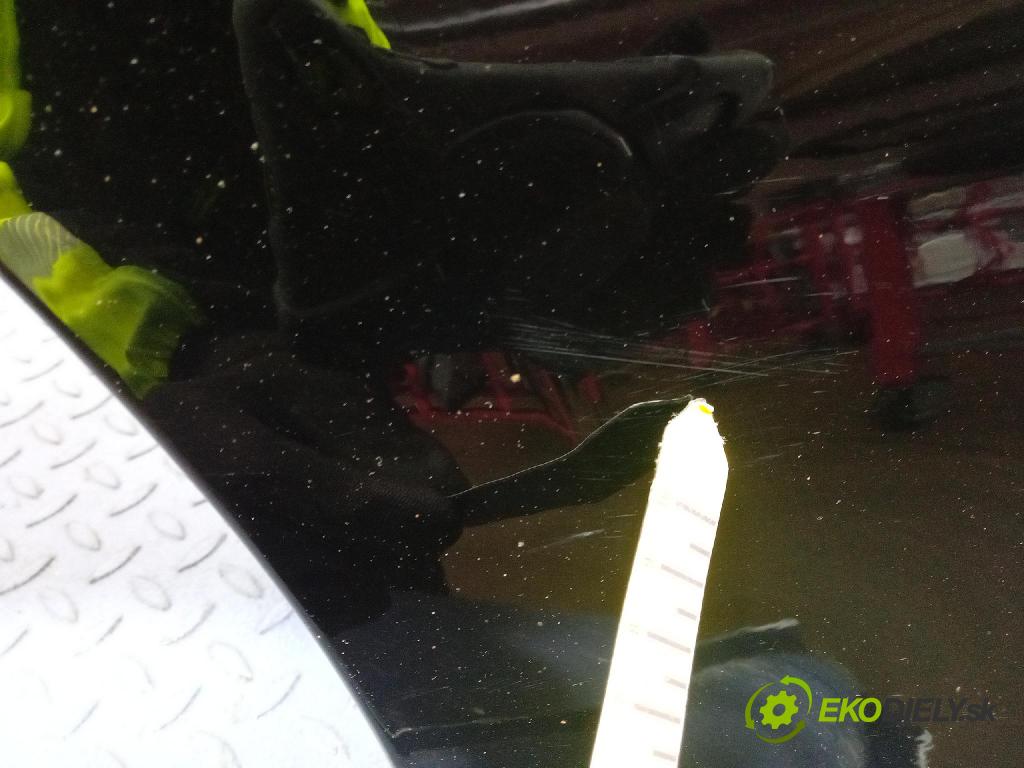 Bmw Seria 1 2009 blatník Predné Vľavo: 01