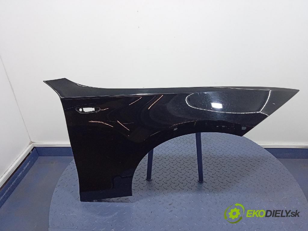 Bmw Seria 1 2009 blatník Predné v pravo: 01