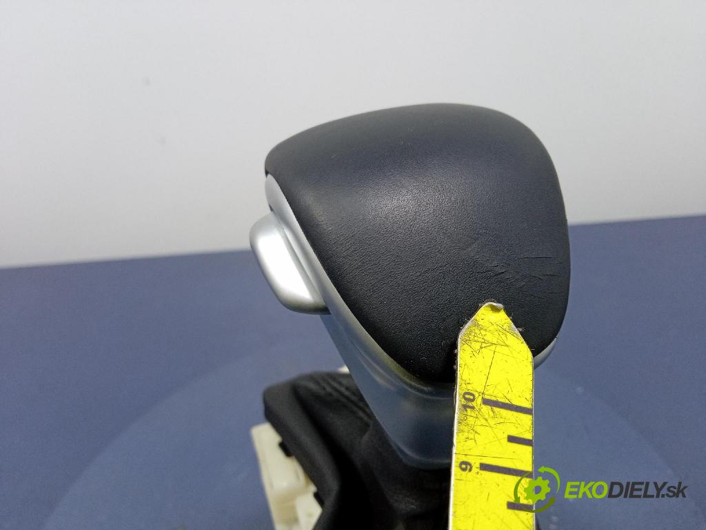 Kia Xceed 2025 Páka: Zmeny: 46700-M6210KB