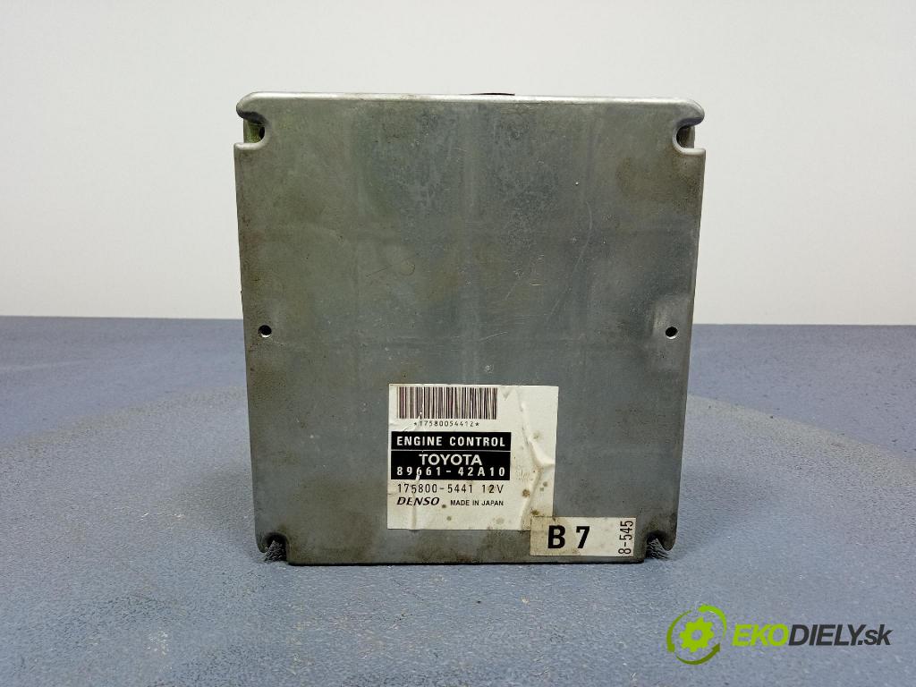 Toyota Rav4 2004 riadiaca jednotka Motor: 89661-42A10
