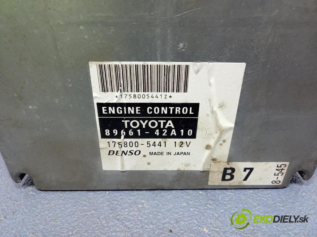 Toyota Rav4 2004 riadiaca jednotka Motor: 89661-42A10
