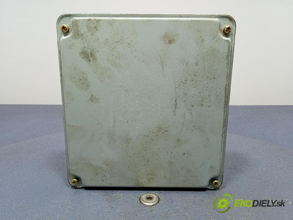 Toyota Rav4 2004 riadiaca jednotka Motor: 89661-42A10