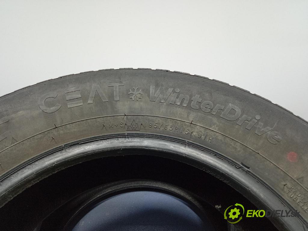 Toyota Rav4 2004 pneumatika ZIMA: 8904288100310