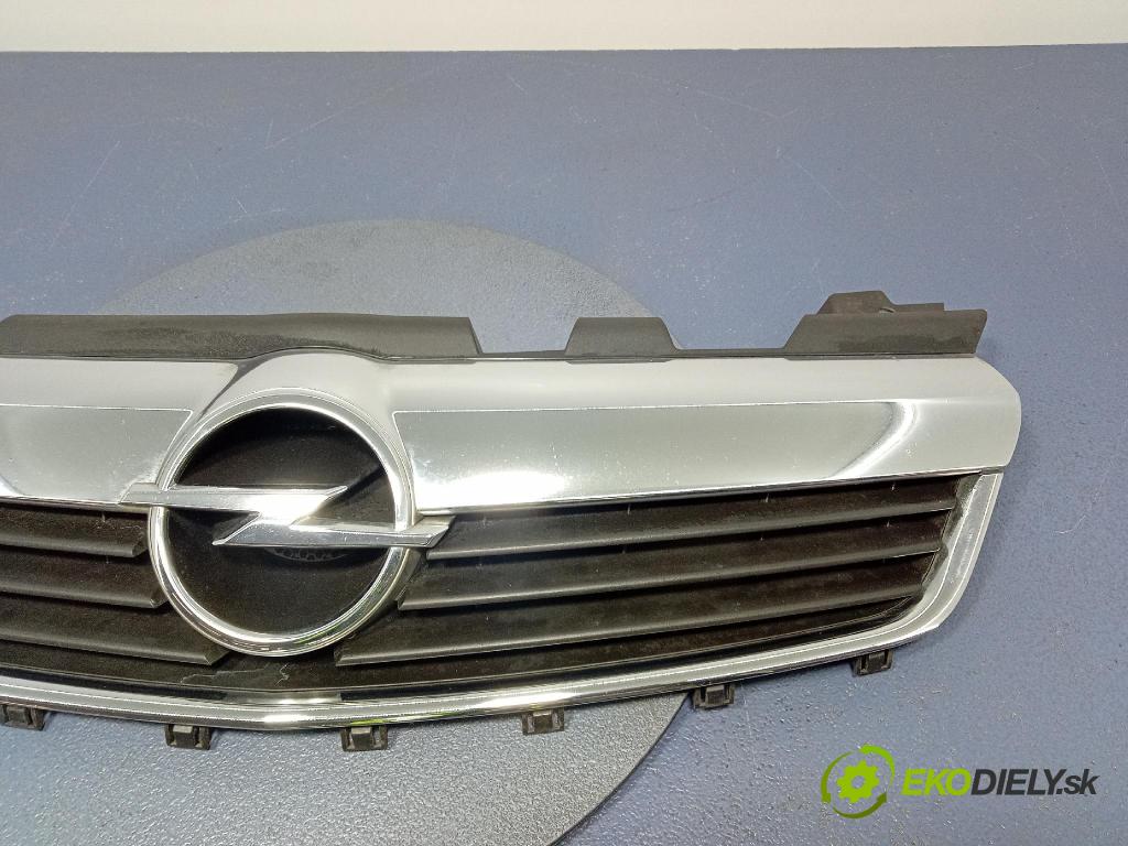 Opel Zafira 2006 miežka / Gril: 13136136