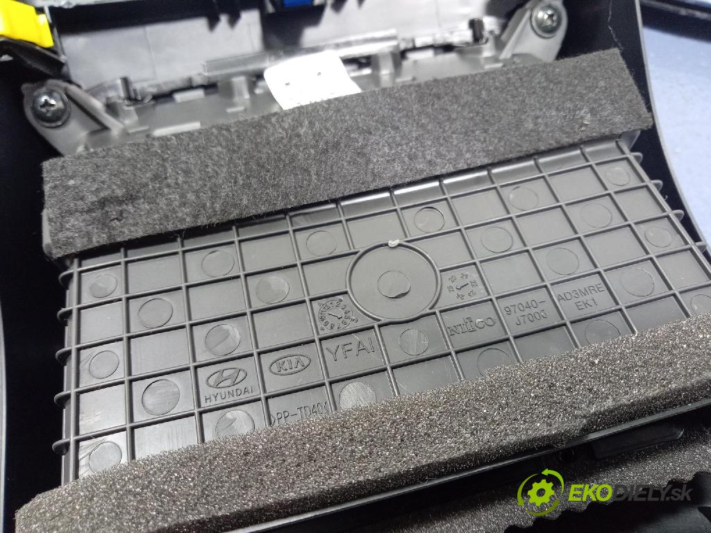 Kia Xceed 2025 GRIDS: Prúd vzduchu: Vzduch: 97040-j7000