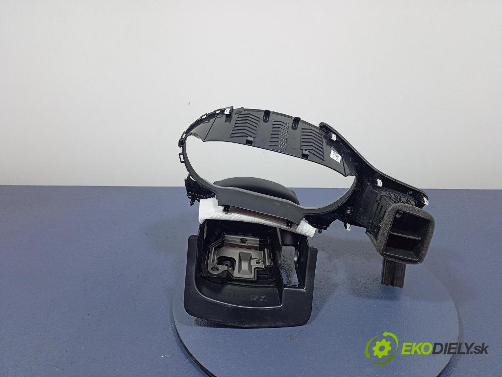 Kia Xceed 2025 kryt Plast: Interiéry: 84852-j7100