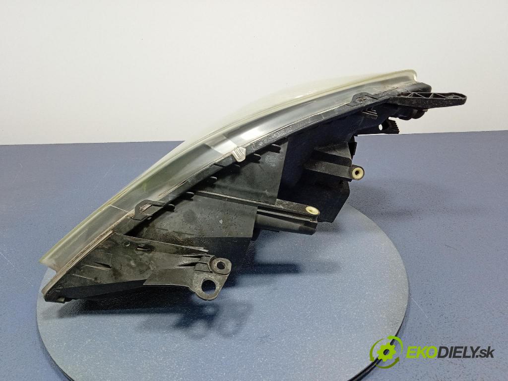 Opel Zafira 2006 Reflektor: v pravo: 24451053