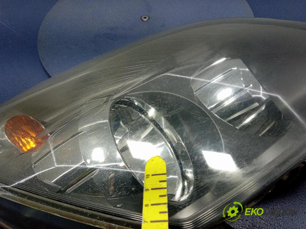 Opel Zafira 2006 Reflektor: v pravo: 24451053
