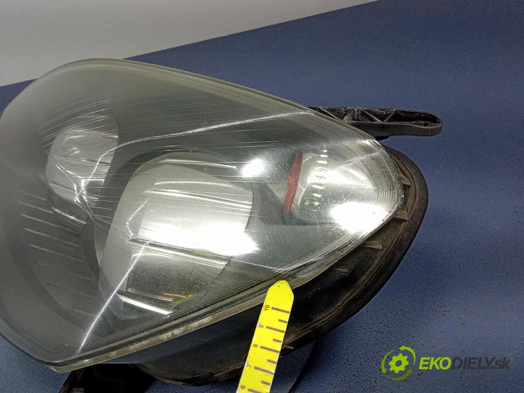 Opel Zafira 2006 Reflektor: Vľavo: 24451052