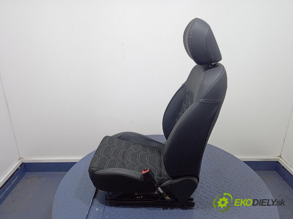 Kia Xceed 2025 Sedačka spolujazdca 01