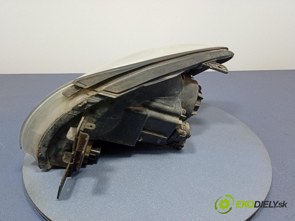 Kia Sportage 2005 Reflektor: v pravo: 92101-1F0