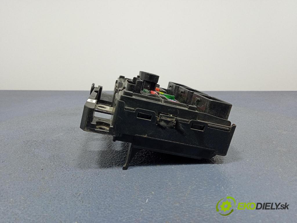 Citroen C5 2006 skrinka Poistky: 9661682780