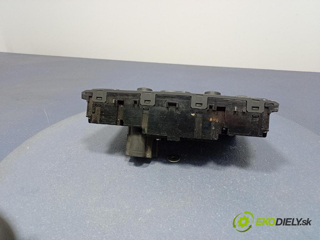 Volvo XC90 2006 prepínač Klimatizácia: Prúd vzduchu: 30746025