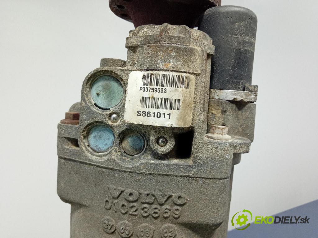 Volvo XC90 2006 Most: Zadný: 01023869