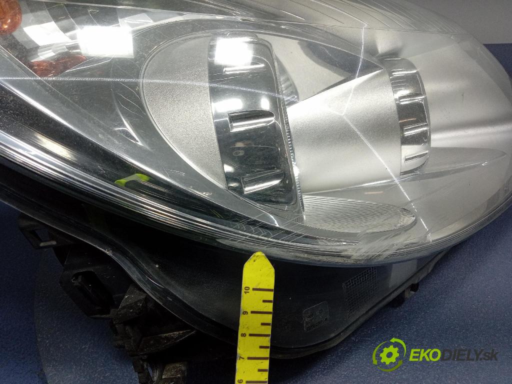 Opel Corsa 2007 Reflektor: v pravo: 13186382
