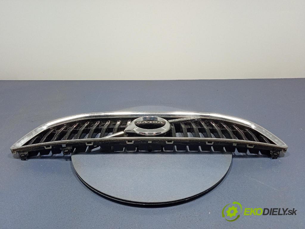 Volvo V40 2016 miežka / Gril: 31424328