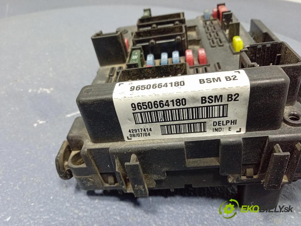 Peugeot 307 2004 skrinka Poistky: 9650664180