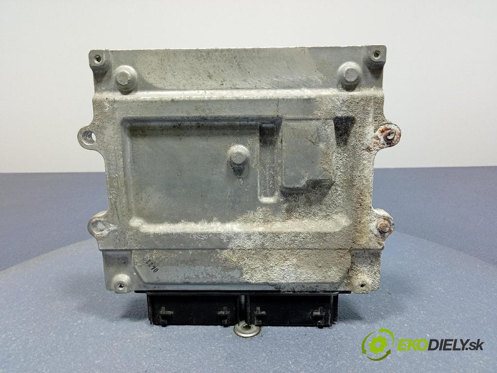 Volvo V40 2016 riadiaca jednotka Motor: 31452623