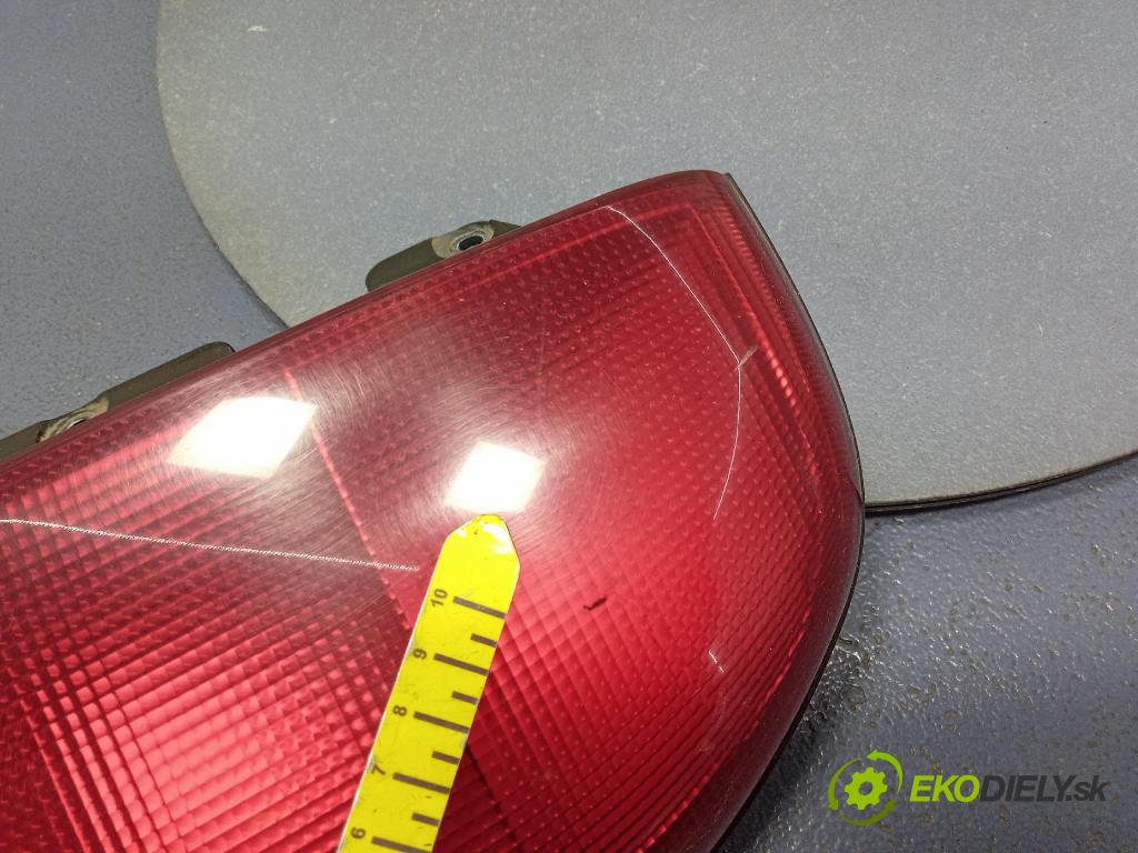 Suzuki Vitara 2003 svetlo / reflektor zad Prava: Vonkajsia: 132-32080