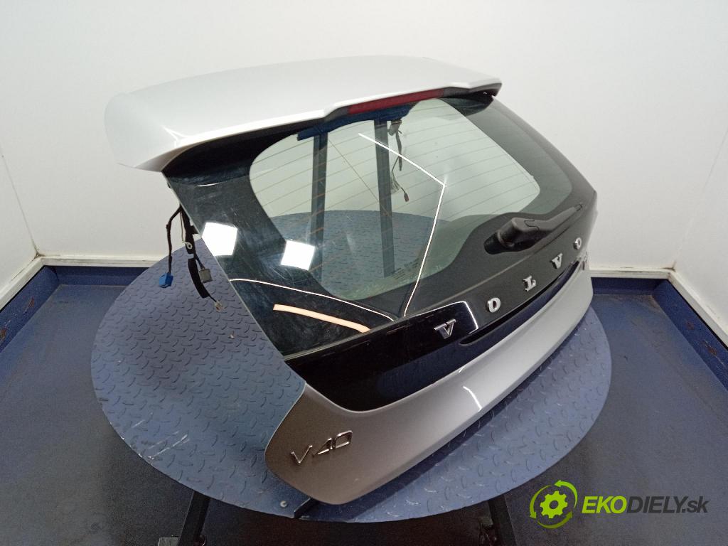 Volvo V40 2016 zadna dveře kufra: kufra: