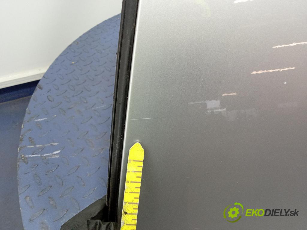 Volvo V40 2016 dvere zad Vľavo: