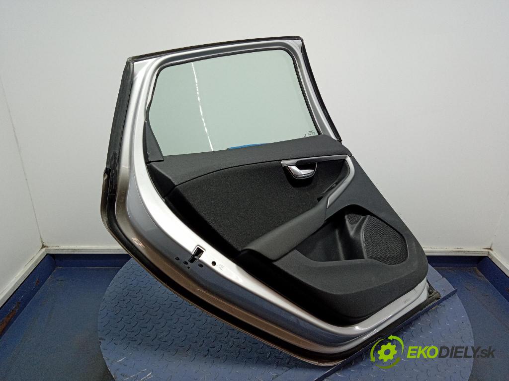 Volvo V40 2016 dvere zad Vľavo: 