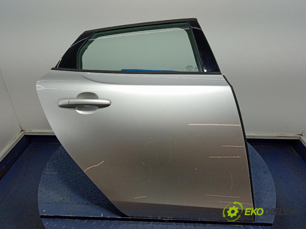 Volvo V40 2016 dvere zad pravé