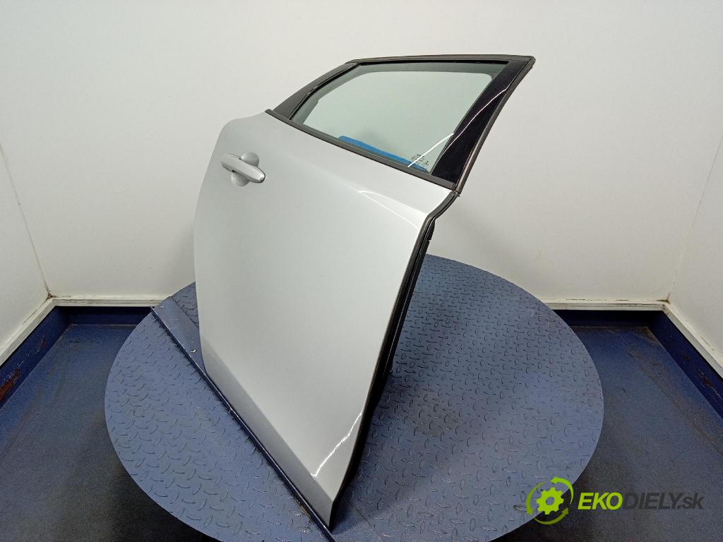 Volvo V40 2016 dvere zad pravé