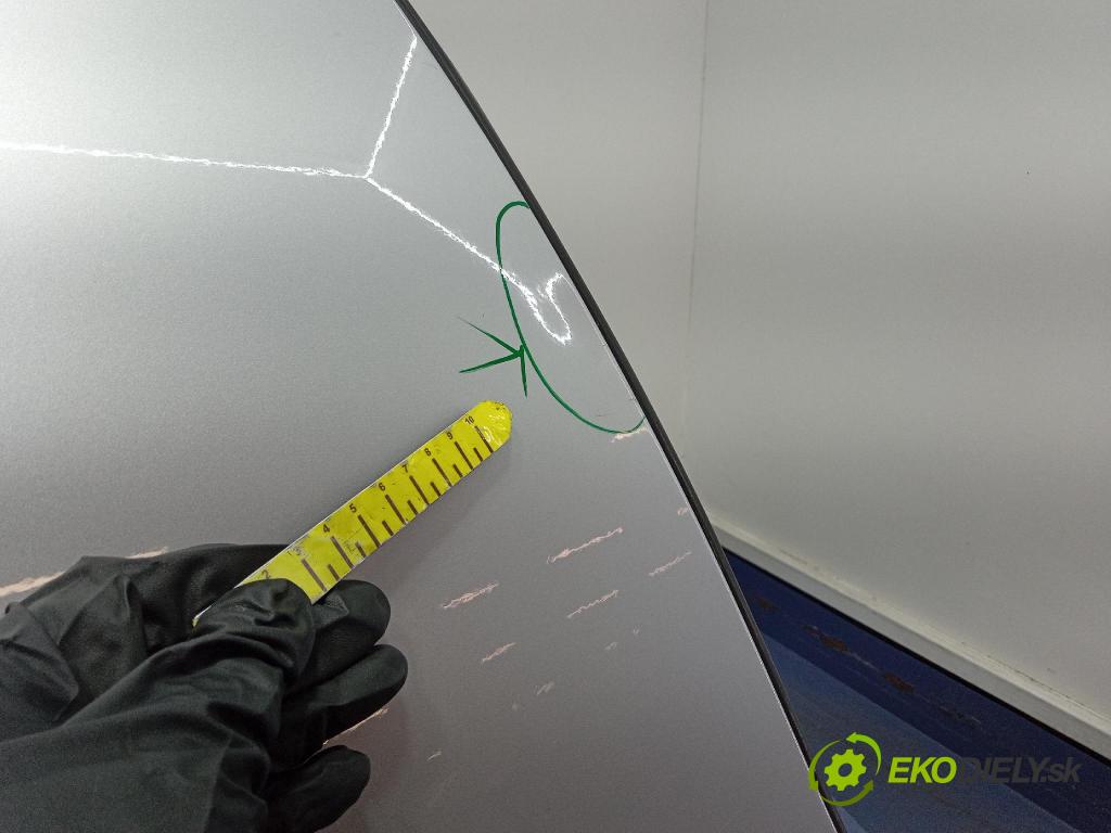 Volvo V40 2016 dvere zad pravé