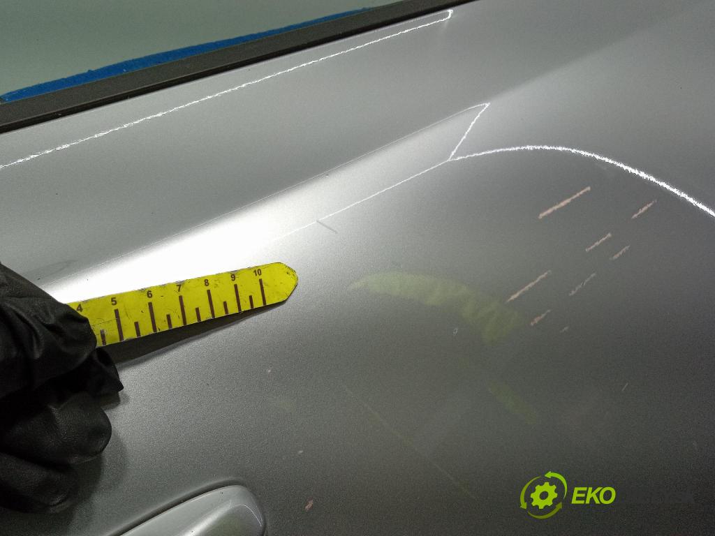 Volvo V40 2016 dvere zad pravé