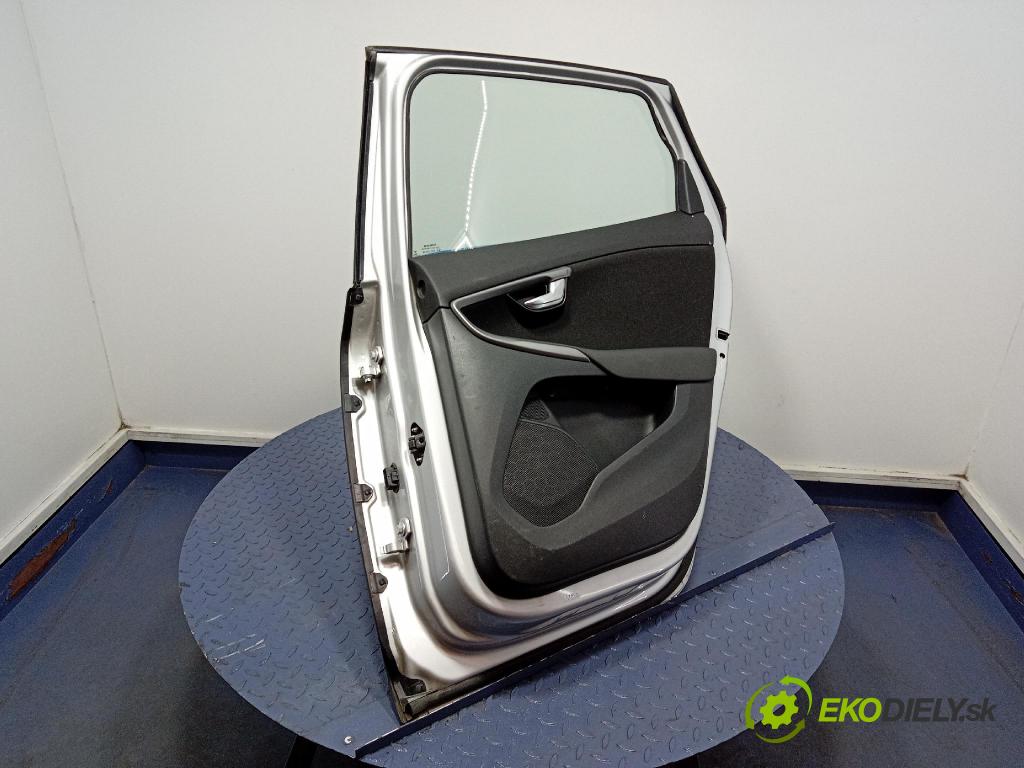 Volvo V40 2016 dvere zad pravé