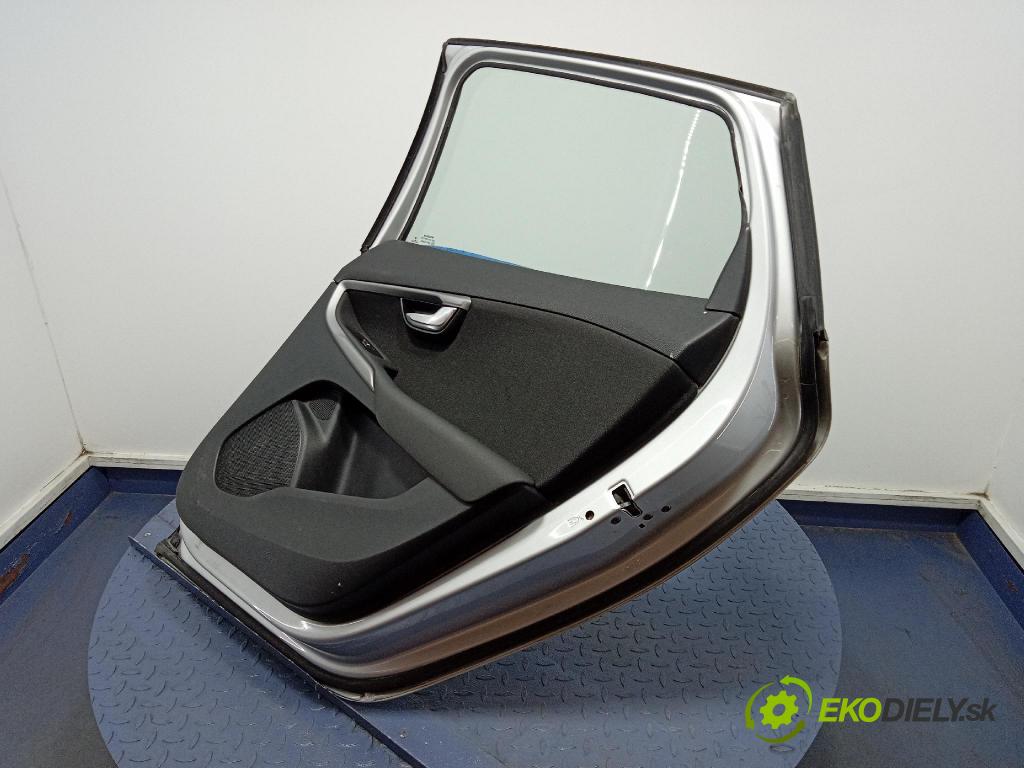 Volvo V40 2016 dvere zad pravé 
