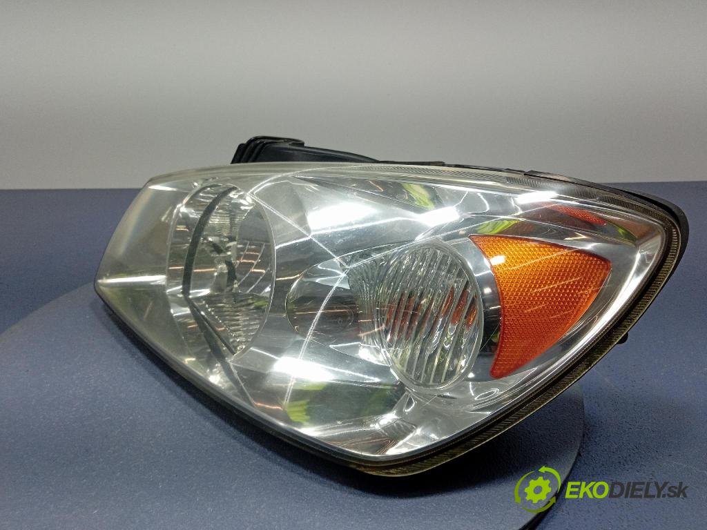 Kia Cerato 2004 Reflektor: Vľavo: 92101-2F0