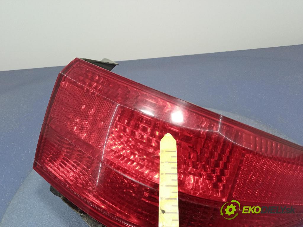 Honda Accord 2005 svetlo / reflektor zad Prava: Vonkajsia: P2770R