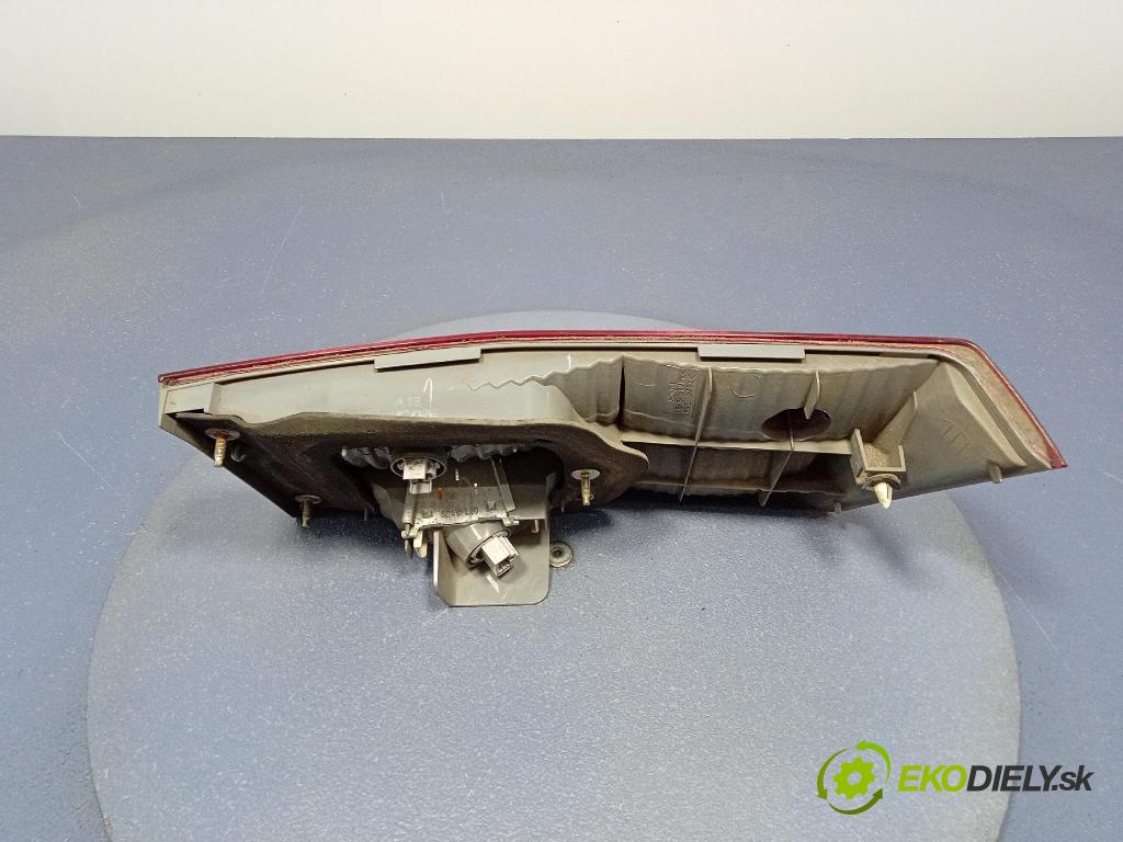 Honda Accord 2005 svetlo / reflektor zad Prava: Vnútri: P4967R