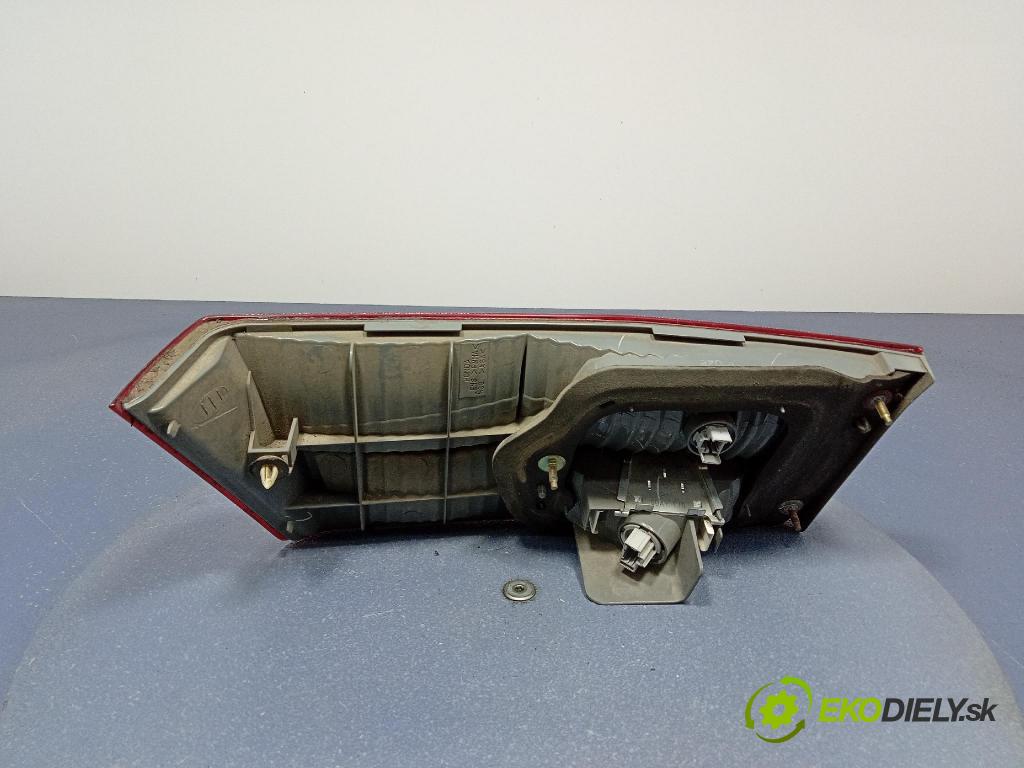 Honda Accord 2005 svetlo / reflektor zad ľavá Vnútri: P4967L