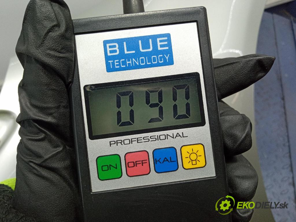 Toyota Avensis 2005 blatník Predné v pravo: