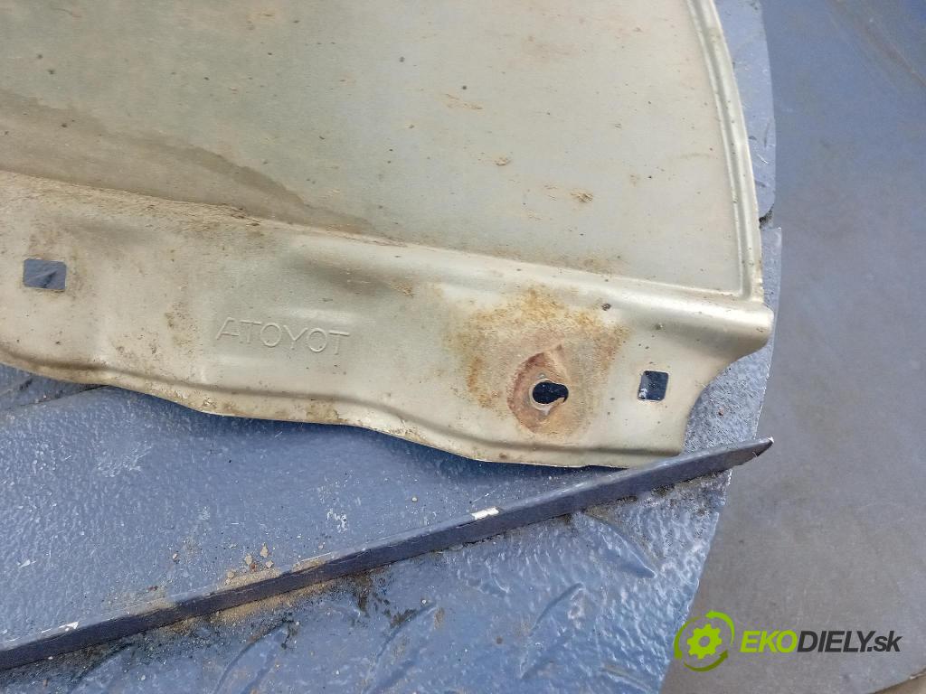 Toyota Avensis 2005 blatník Predné Vľavo: 