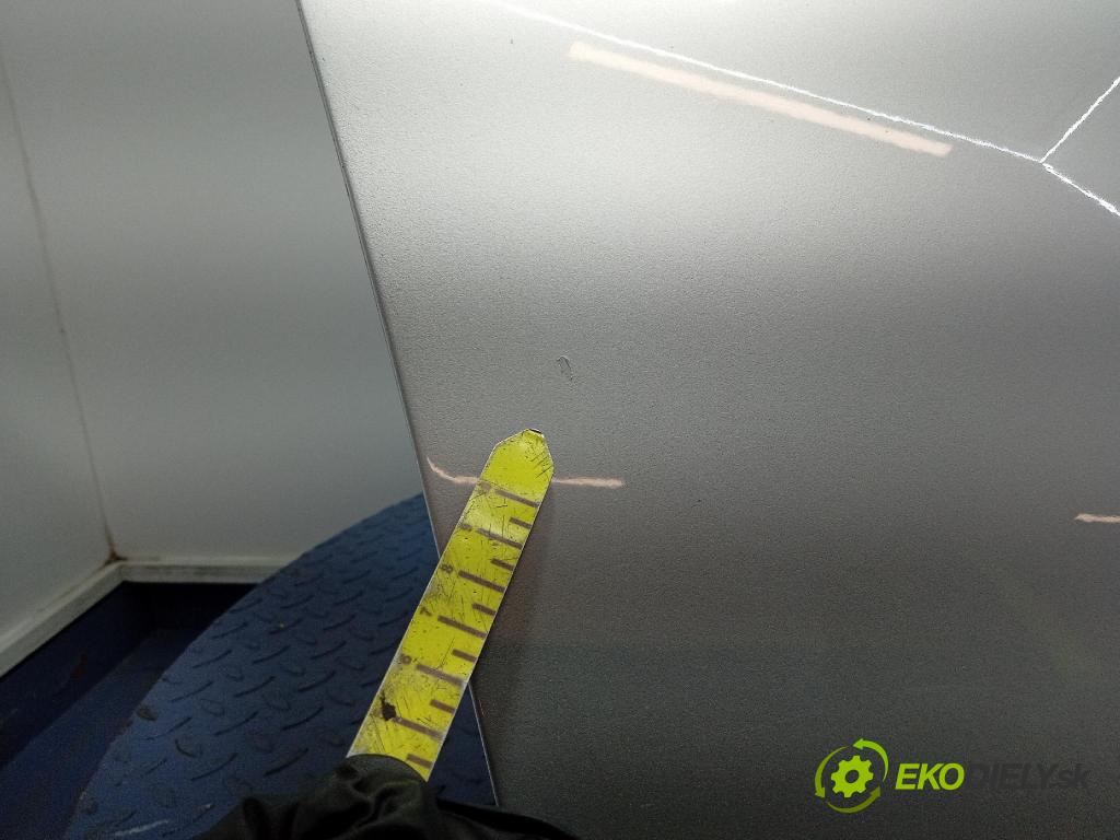 Volvo V40 2016 dvere Predné pravé
