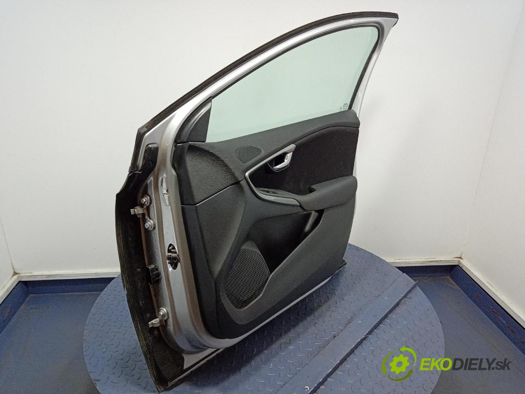 Volvo V40 2016 dvere Predné pravé
