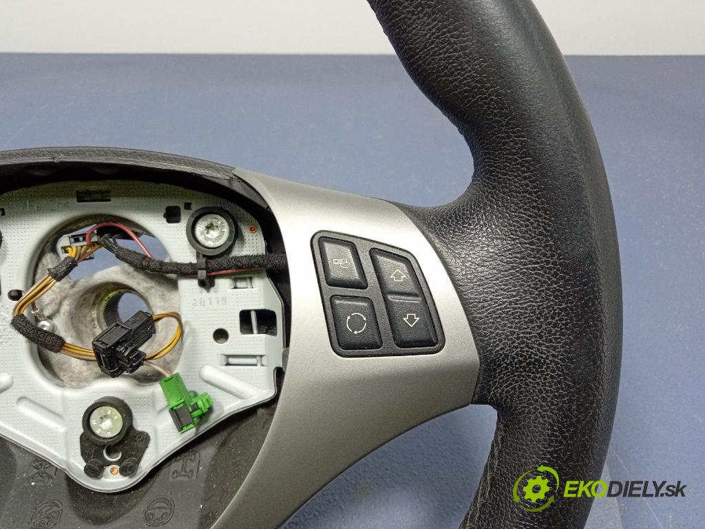 Bmw Seria 1 2005 volant 6795570