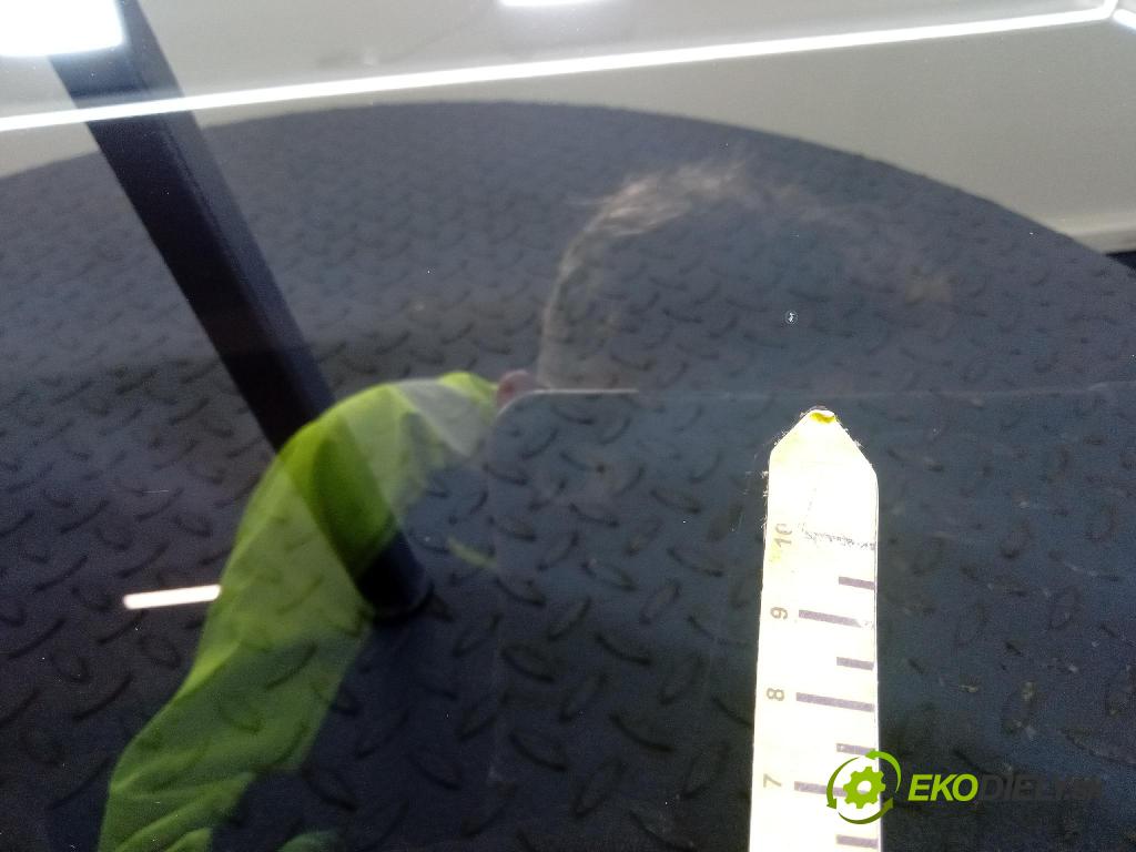 Bmw X5 2019 sklo dvere Predné Prava: 01