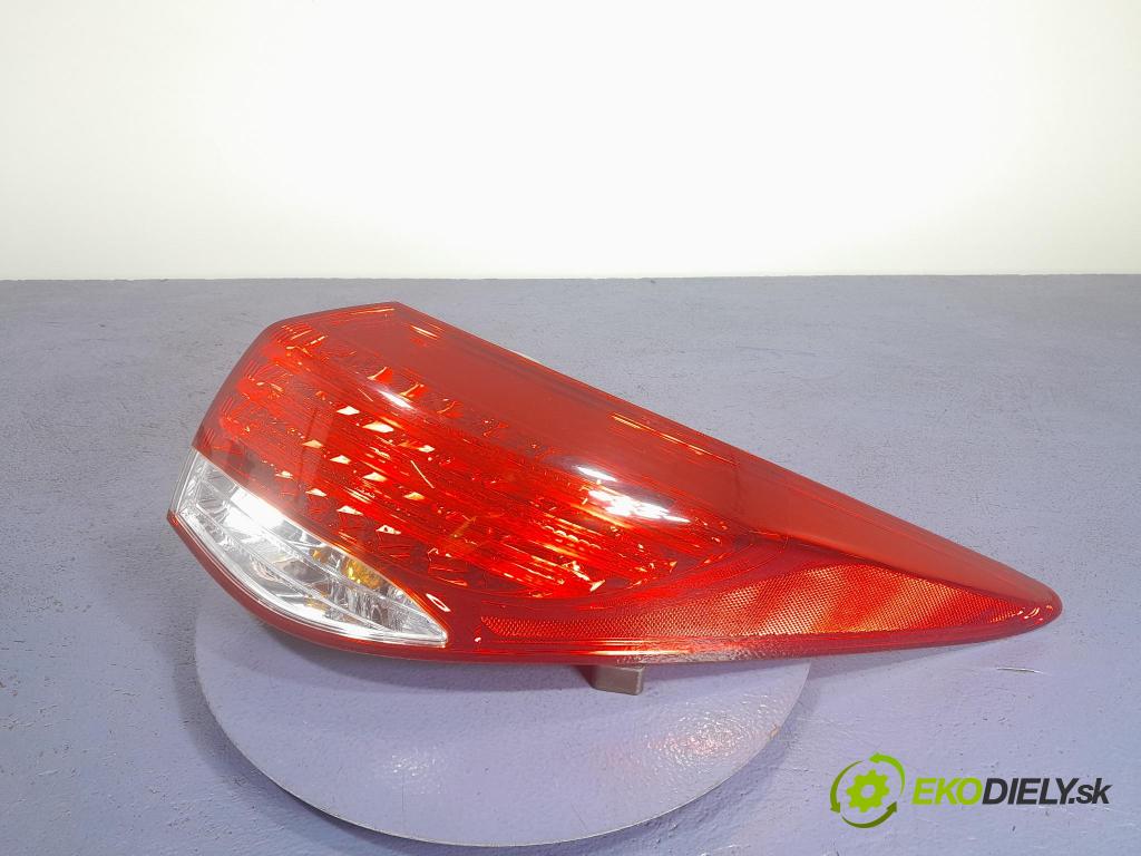 Hyundai I40 2013 svetlo / reflektor zad Prava: Vonkajsia: 92402-3Z000