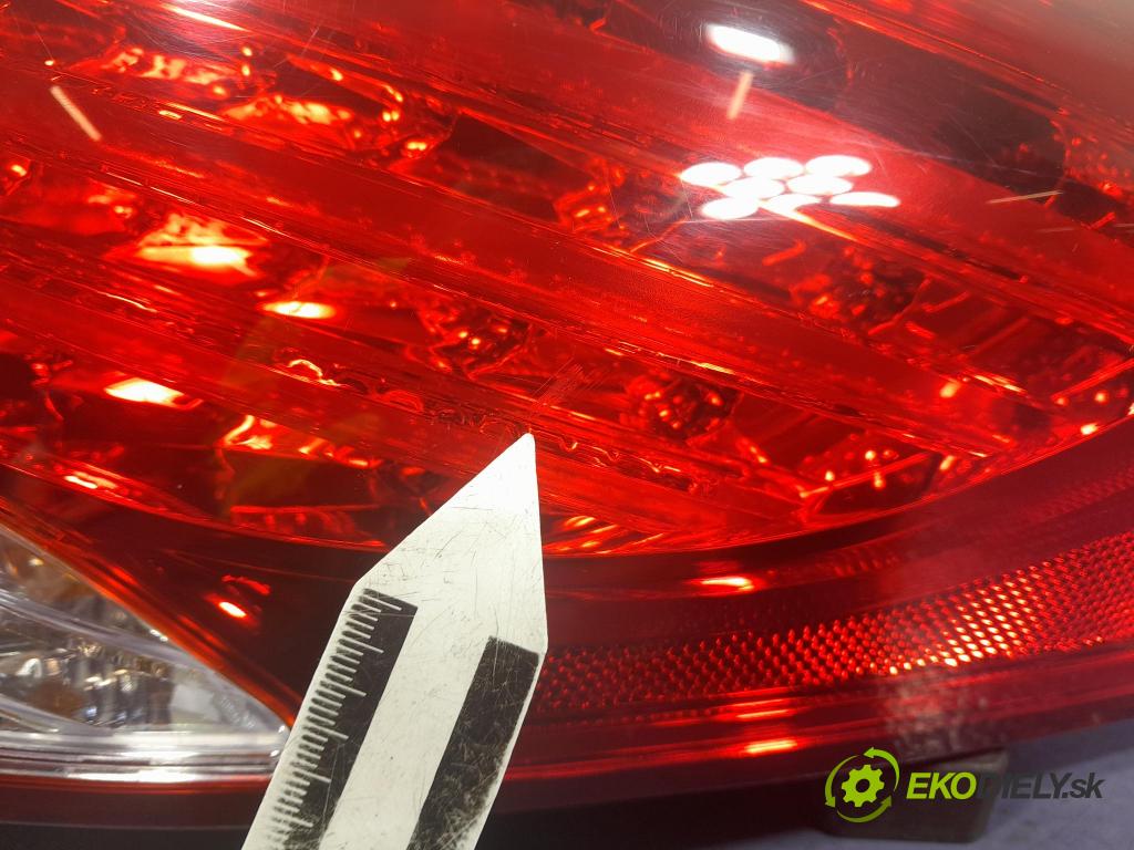 Hyundai I40 2013 svetlo / reflektor zad Prava: Vonkajsia: 92402-3Z000