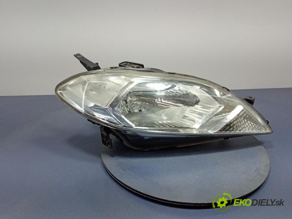 Honda Fr-v 2004 Reflektor: v pravo: STANLEY P4802R