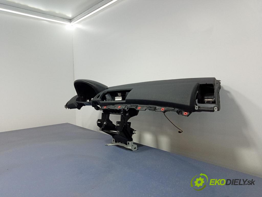 Bmw Seria 1 2005 kokpit,pristrojová doska 7051505