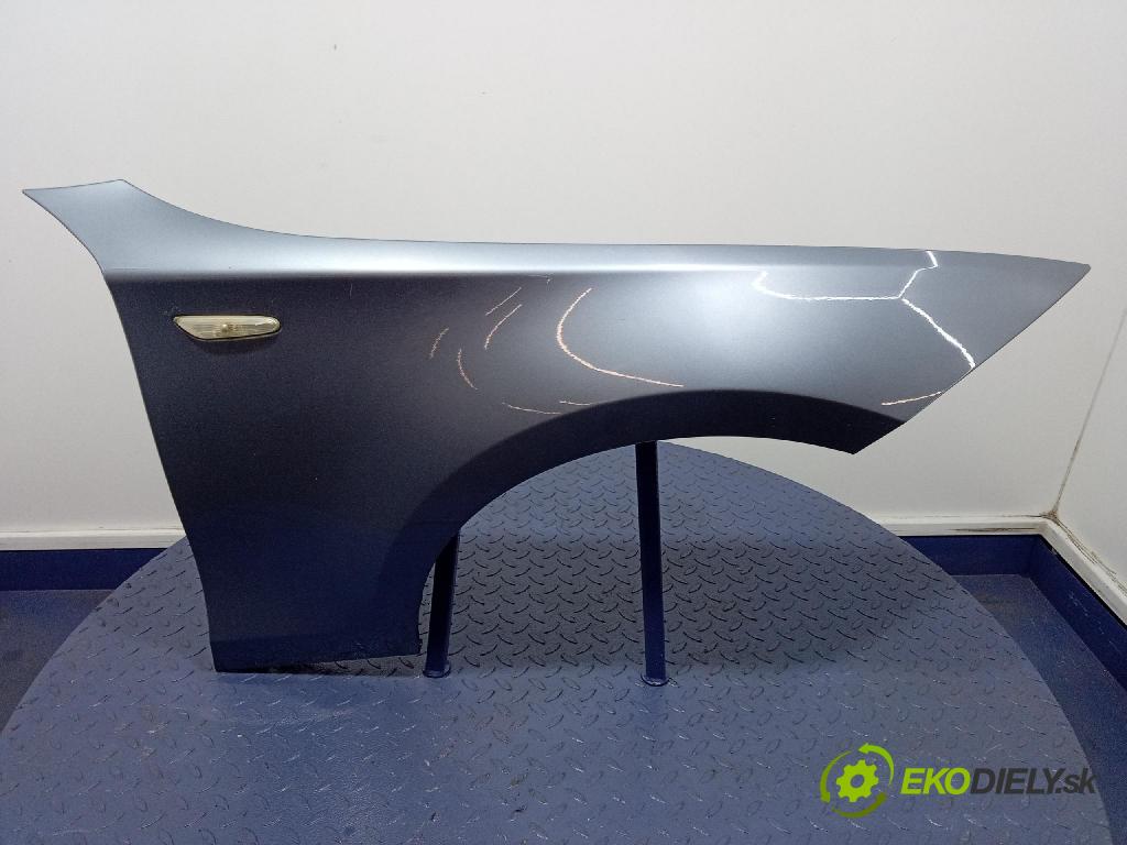 Bmw Seria 1 2005 blatník Predné v pravo: 01