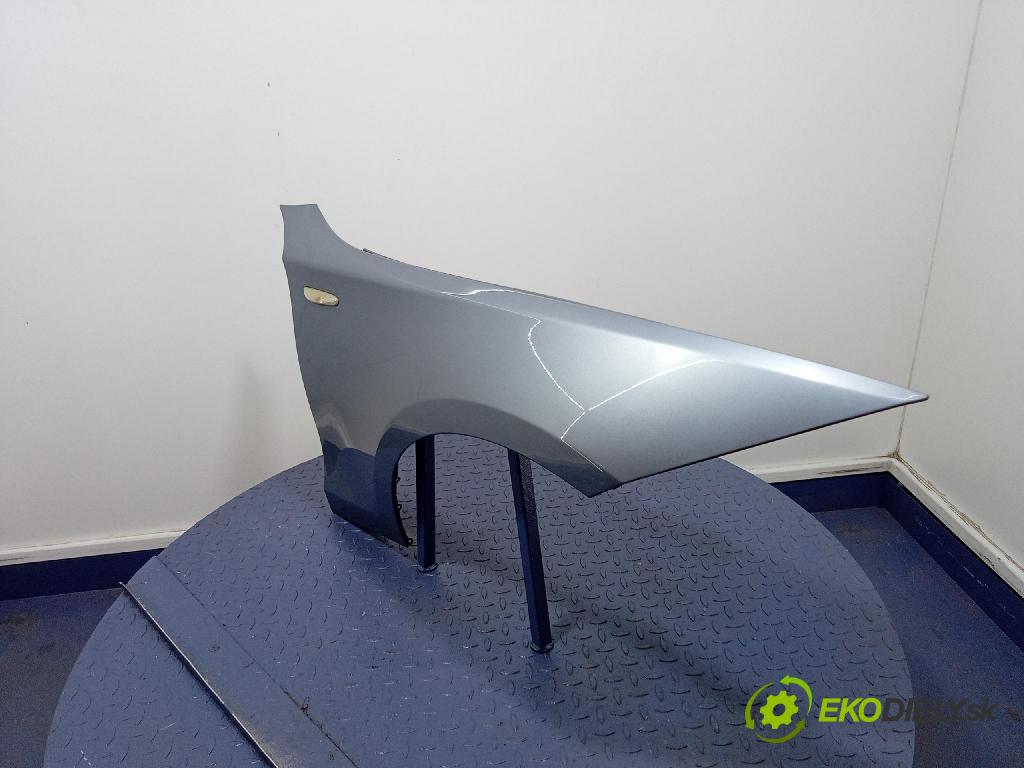 Bmw Seria 1 2005 blatník Predné v pravo: 01
