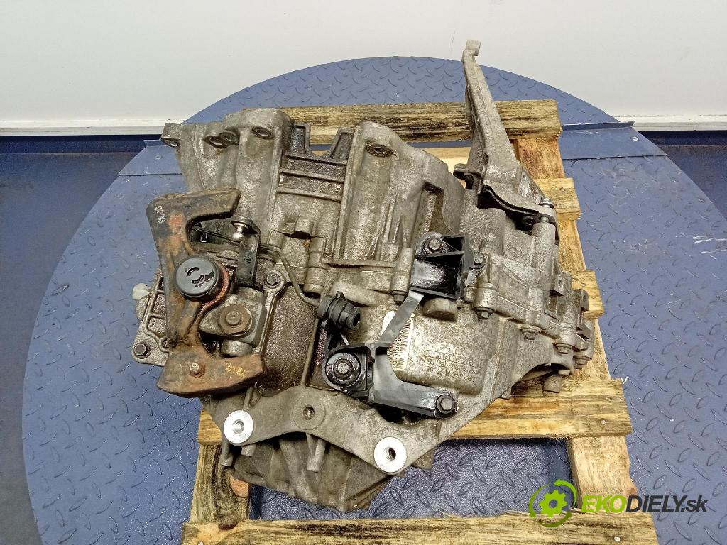 Volvo V40 2016 prevodovka Manualna FU1R 7002 AEC