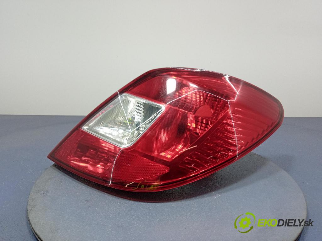 Opel Corsa 2008 svetlo / reflektor zad Prava: Vonkajsia: 89316329